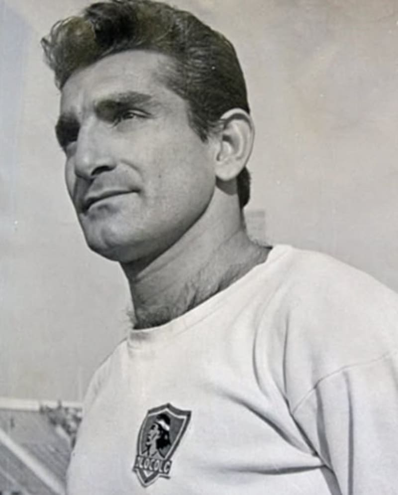 El brasileño con la insignia alba en el corazón. Se radicó en Chile y fue un gran formador en las divisiones menores de Colo Colo.