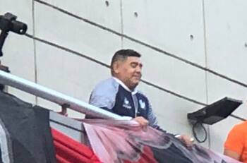 Diego Armando Maradona tuvo gran recibimiento por parte de hinchas de Newells