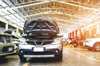 No para la crisis de una de las mayores empresas automotrices del mundo: confirma despido de más de 20 mil empleados