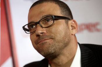 ¿Se quedará sin pantalla? El nuevo programa de CHV que Cristián Riquelme le arrebató a Julián Elfenbein