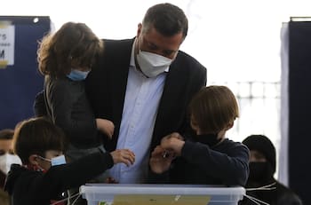 VIDEO | Hijo de Sebastián Sichel protagoniza divertido momento al ser consultado por la candidatura de su padre