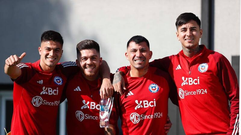 Un nuevo volante se acerca a Colo Colo: representantes se reunieron con Aníbal Mosa en Uruguay