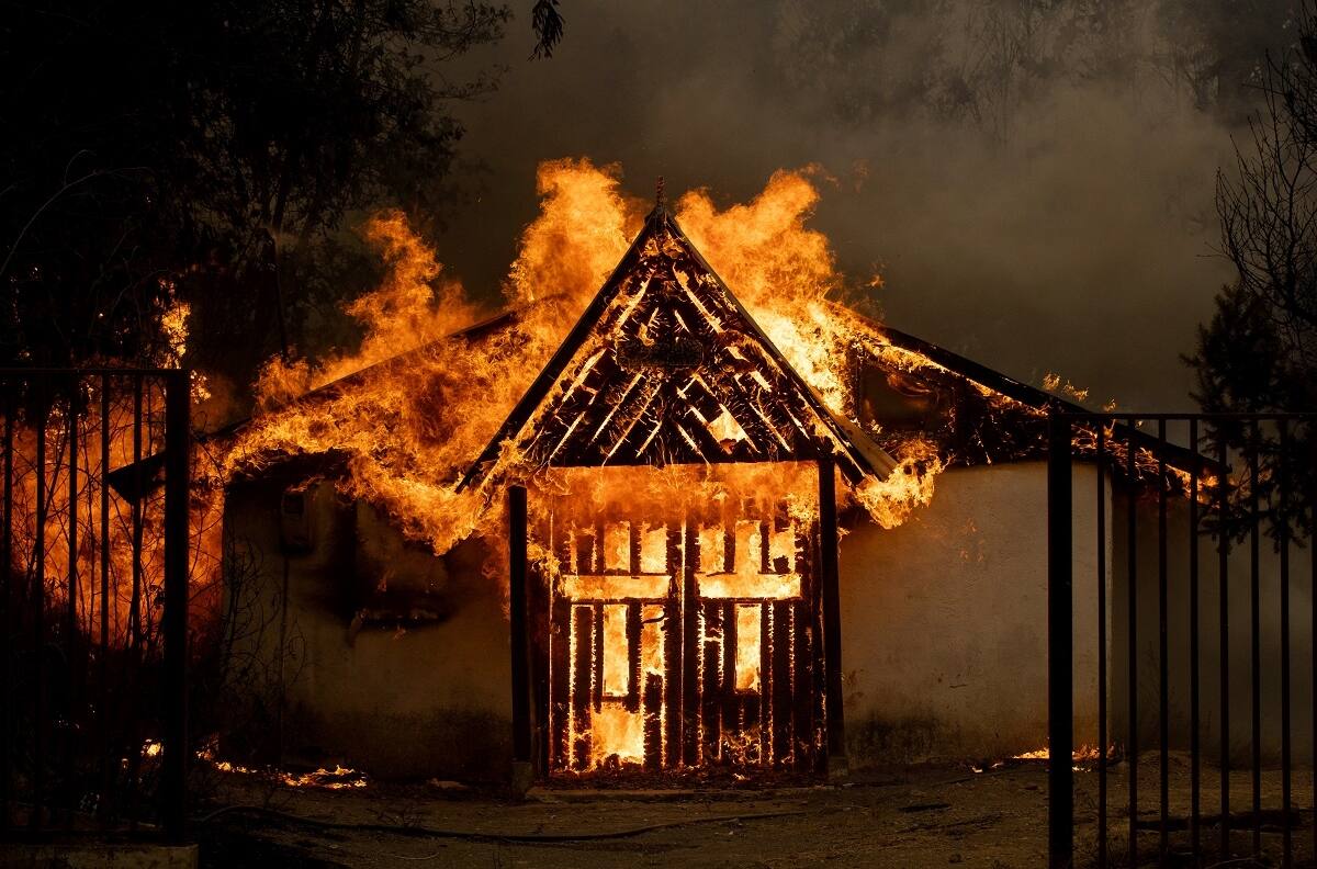 Adulto mayor fallece en medio de los incendios forestales: No alcanzó a evacuar