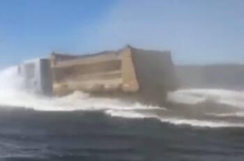 VIDEO | Persona grababa el paisaje y captó justo el momento en que camión cayó al lago Llanquihue