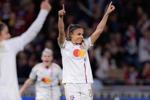 Delphine Cascarino fue la figura del campeón de Francia en la clasificación a semifinales.