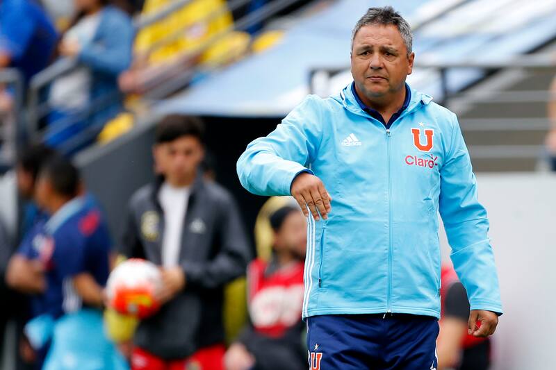 El entrenador no dirige desde el 2016. Foto: Andres Pina/Photosport