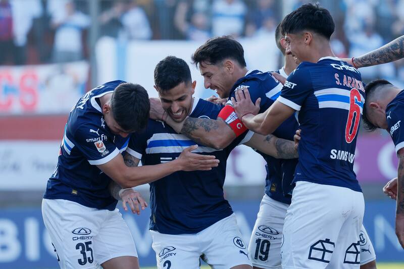 La UC cortó una racha de cinco años sin conocer de victorias contra el Cacique. /Photosport
