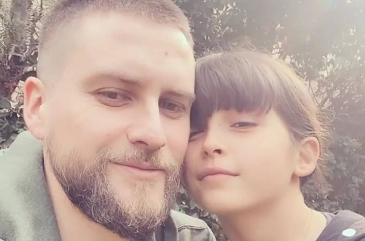 "Soy Papá Noel rockero": Jean Philippe Cretton fue sorprendido por su hija Moana con tierna y divertida travesura
