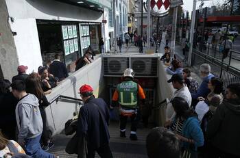 VIDEO | Nuevo registro muestra las chispas que salieron desde el Metro en la estación Las Rejas