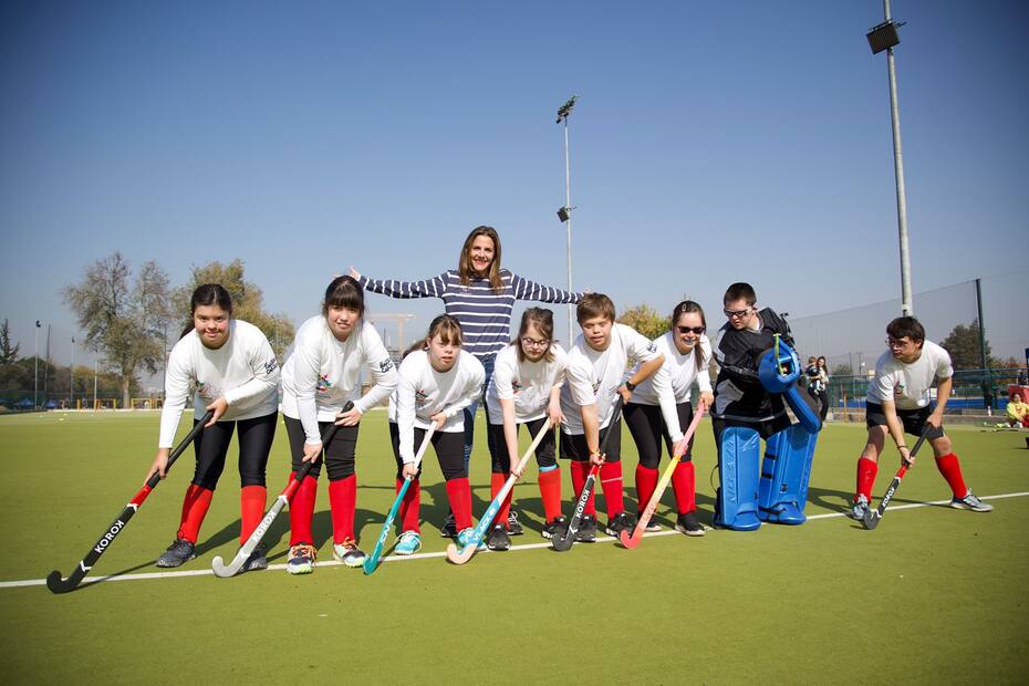 Julia Vial y deportistas chilenos con discapacidad intelectual