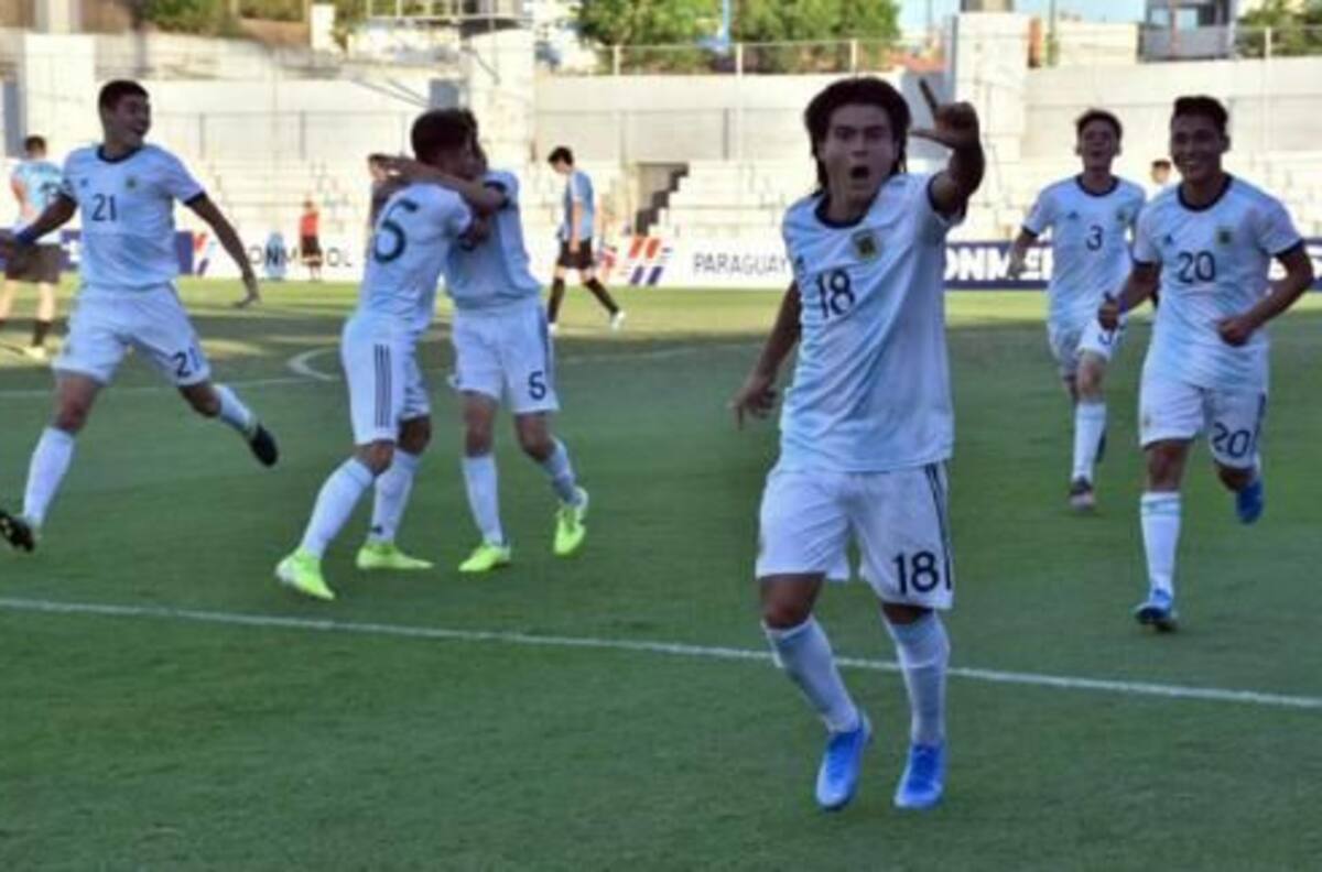 El golazo de Luka Romero en la victoria de Argentina en el Sudamericano sub 15