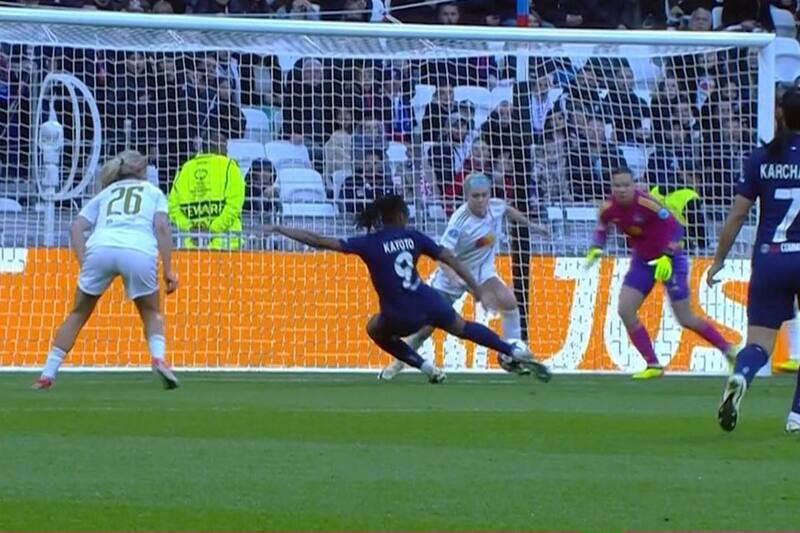 Las parisinas están en ventaja en la ida de las semifinales de la Champions League.