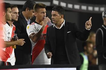 Figura de River Plate se lesionó ante Atlético Tucumán y es duda para el duelo frente a Colo Colo por Copa Libertadores