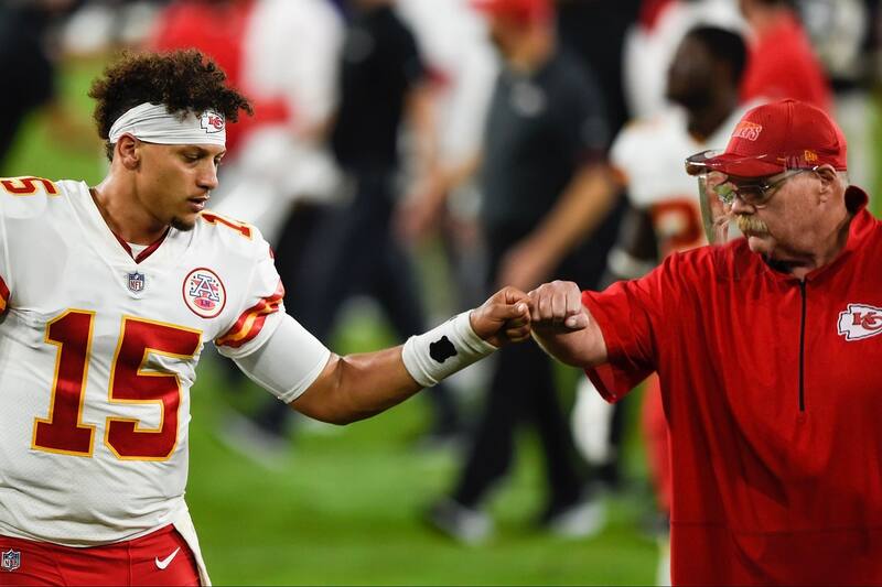 mariscal de campo y entrenador de de Kansas City Chiefs