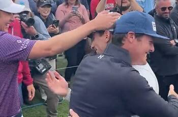 VIDEO | El abrazo de California: el conmovedor saludo de Mito Pereira a Joaquín Niemann tras ganar el Genesis Invitational