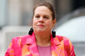 Maya Fernández renuncia al Ministerio de Defensa tras controversia por venta de casa de Allende