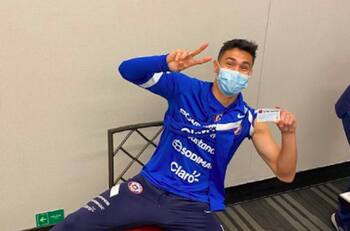 Jugadores de La Roja compartieron en redes sociales su vacunación con la segunda dosis ante el Covid