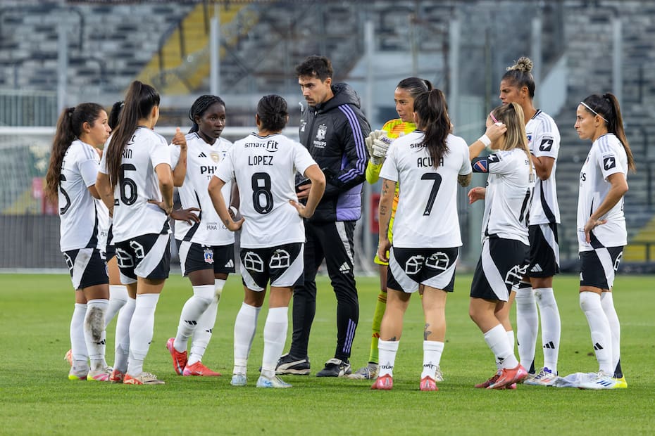 Las jugadoras no habrían recibido zapatos de fútbol por parte de Blanco y Negro en 2023