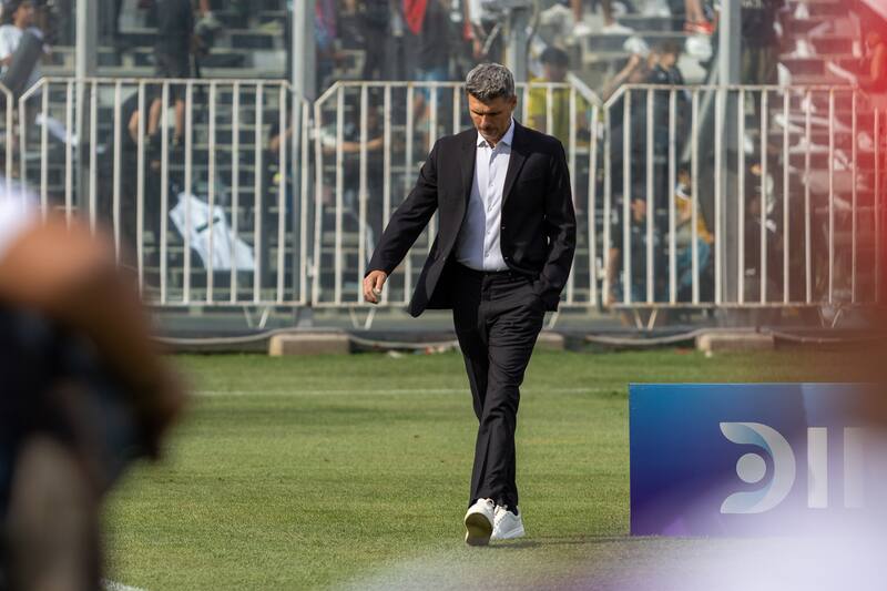 Entrenador de Colo Colo. Foto: Felipe Escobedo