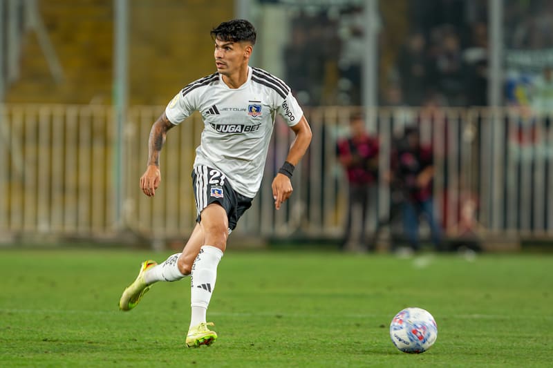 El valdiviano jugando por Colo Colo en el Estadio Monumental. Foto: Felipe Escobedo/En Cancha