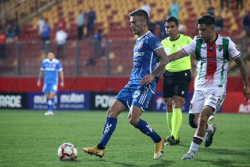 Charles Aránguiz fue uno de los titulares indiscutidos que comenzó jugando ante Palestino. Foto: Aton.