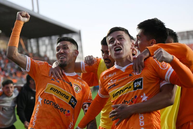 va por un delantero de Colo Colo (Foto: Aton)