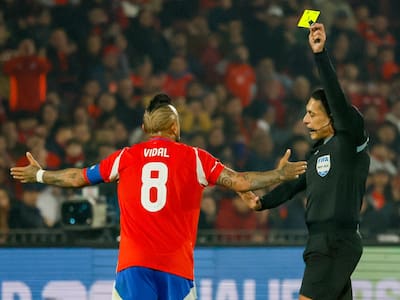 Arturo Vidal y Guillermo Maripán suspendidos: estos serían sus reemplazantes en la Selección Chilena
