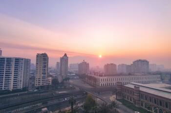 VIDEOS Y FOTOS | Santiago amaneció bajo intensa nube de humo producto de los incendios forestales