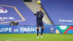 Manchester United buscará vestir de rojo a Raphael Varane el próximo verano