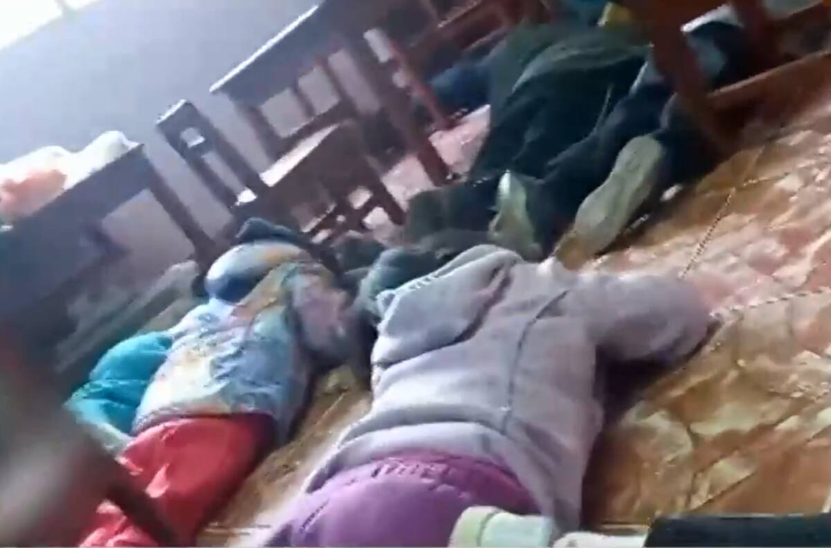VIDEO | Educadoras de jardín infantil cantan a niños durante balacera en Cesfam de La Victoria