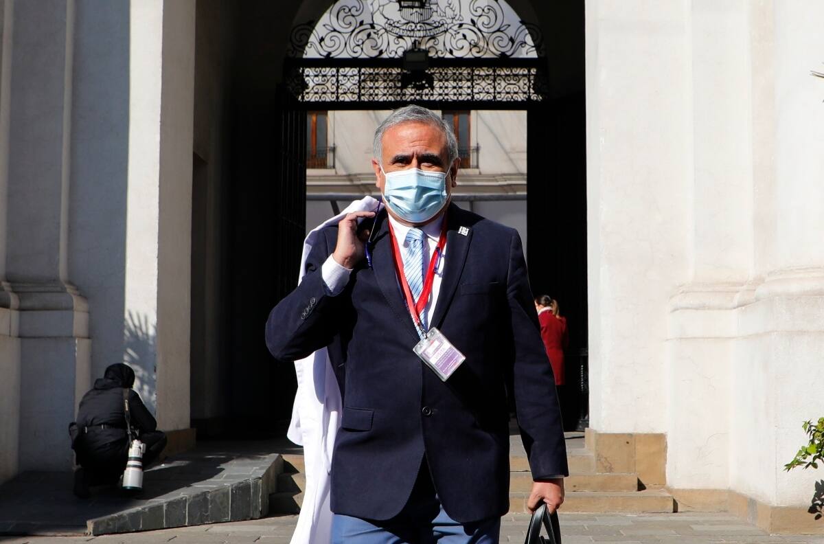 “Parece prudente tomar precauciones ya”: el llamado del doctor Ugarte por la variante Ómicron