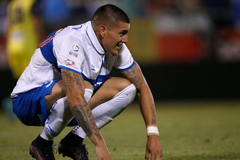 lamentándose en un partido de Universidad Católica.