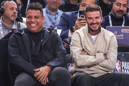 VIDEO | ¿Competencia de comer cabritas? Ronaldo y David Beckham compartieron en el All-Star de la NBA