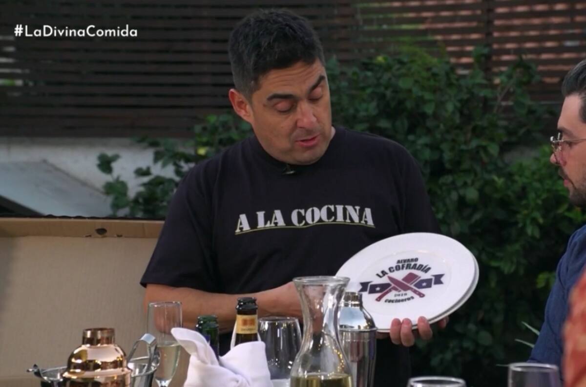 ¡Hasta las lágrimas!: Álvaro Barrientos se emocionó con el regalo que le hizo Juan Pablo Mellado en "La Divina Comida"