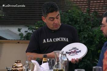 ¡Hasta las lágrimas!: Álvaro Barrientos se emocionó con el regalo que le hizo Juan Pablo Mellado en "La Divina Comida"