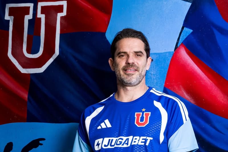 Debutará en la banca azul este martes frente a Unión La Calera. Foto: @udechileoficial en Instagram.