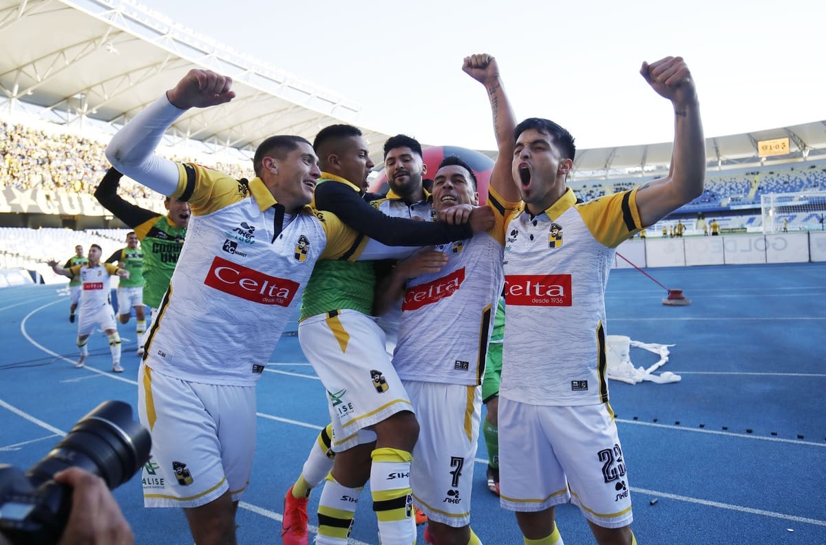 Lateral formado en la U y campeón en Primera B confía en que los azules evitarán el descenso