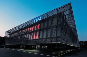 Fútbol mundial en alerta: FIFA anuncia quita de puntos a los equipos por este motivo