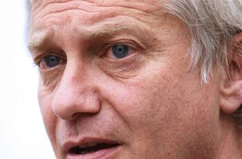 Columna del Washington Post sobre Kast: "Es hora de llamar al fascismo por su nombre"