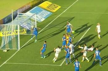 VIDEO | ¡Se pasó! La impresionante salvada de recordado ex defensor de la U en el Brasileirao