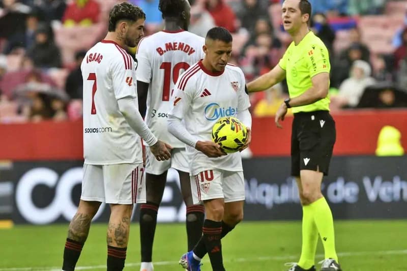 Ahora es el delantero el que podría perderse otro partido. Foto: El Desmarque