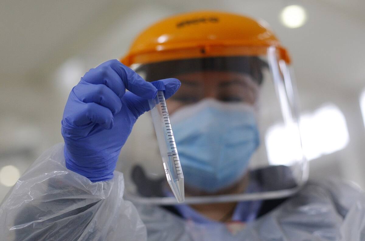 15 personas han sido identificadas con la cepa británica de COVID-19 según el ISP