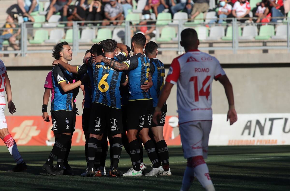 Huachipato pegó primero y se quedó con el triunfo ante Deportes Copiapó en la ida de la Promoción