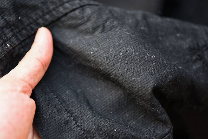 Con un producto de tu hogar puedes quitar las pelusas de tu ropa. Créditos: 65YMÁS.