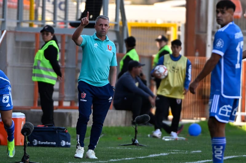 Gustavo Álvarez, entrenador de los azules.