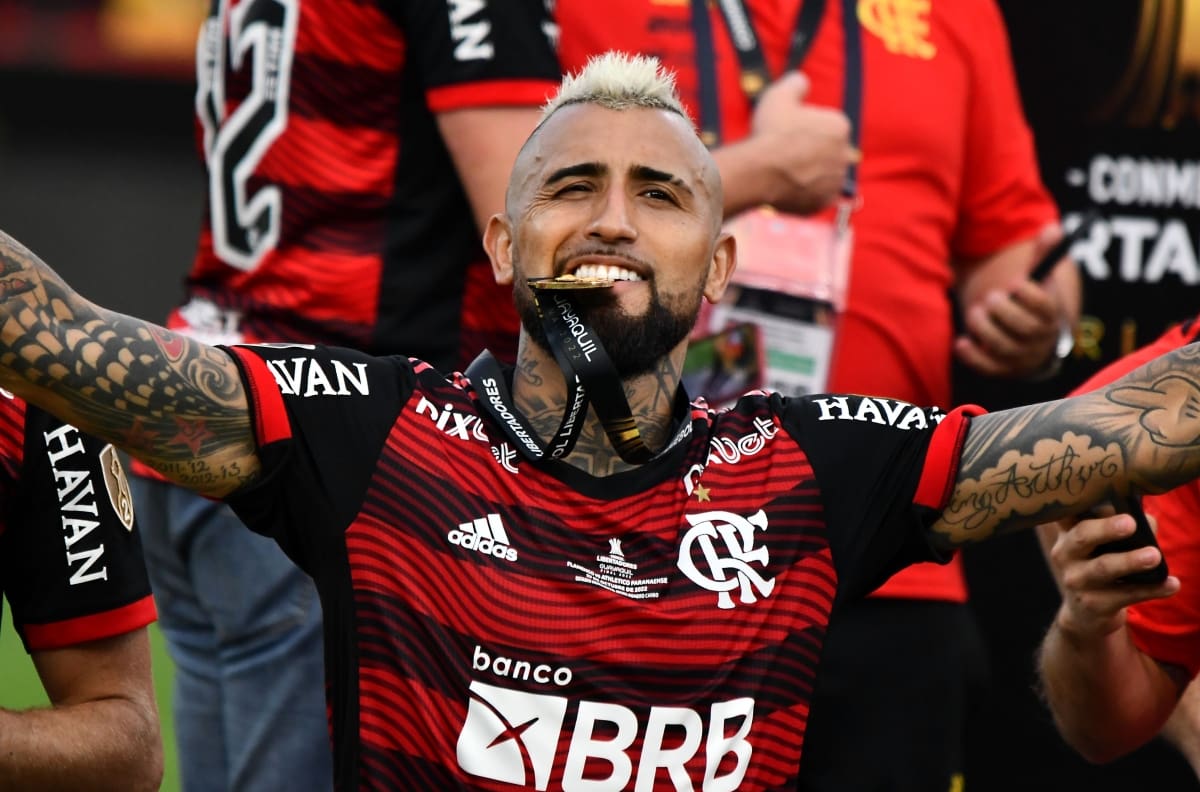 Ex compañero de Arturo Vidal en Colo Colo: "Es el mejor ejemplo que puede existir, le dobló la mano al destino"