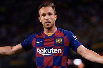 ¿Se le despeja el camino a Vidal? Juventus le ofreció millonario salario a Arthur