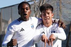 El lateral goleador de Colo Colo que se abre paso en el primer equipo tras la lesión de Óscar Opazo