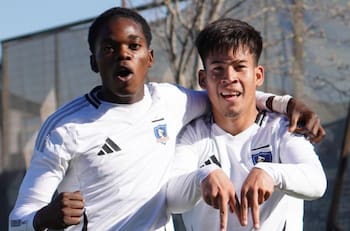 El lateral goleador de Colo Colo que se abre paso en el primer equipo tras la lesión de Óscar Opazo