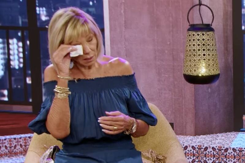 rompe en llanto al hablar de la muerte.